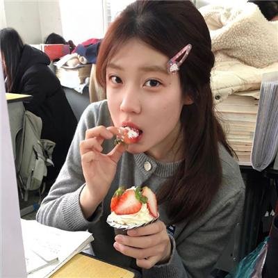 穿着旗袍的女孩